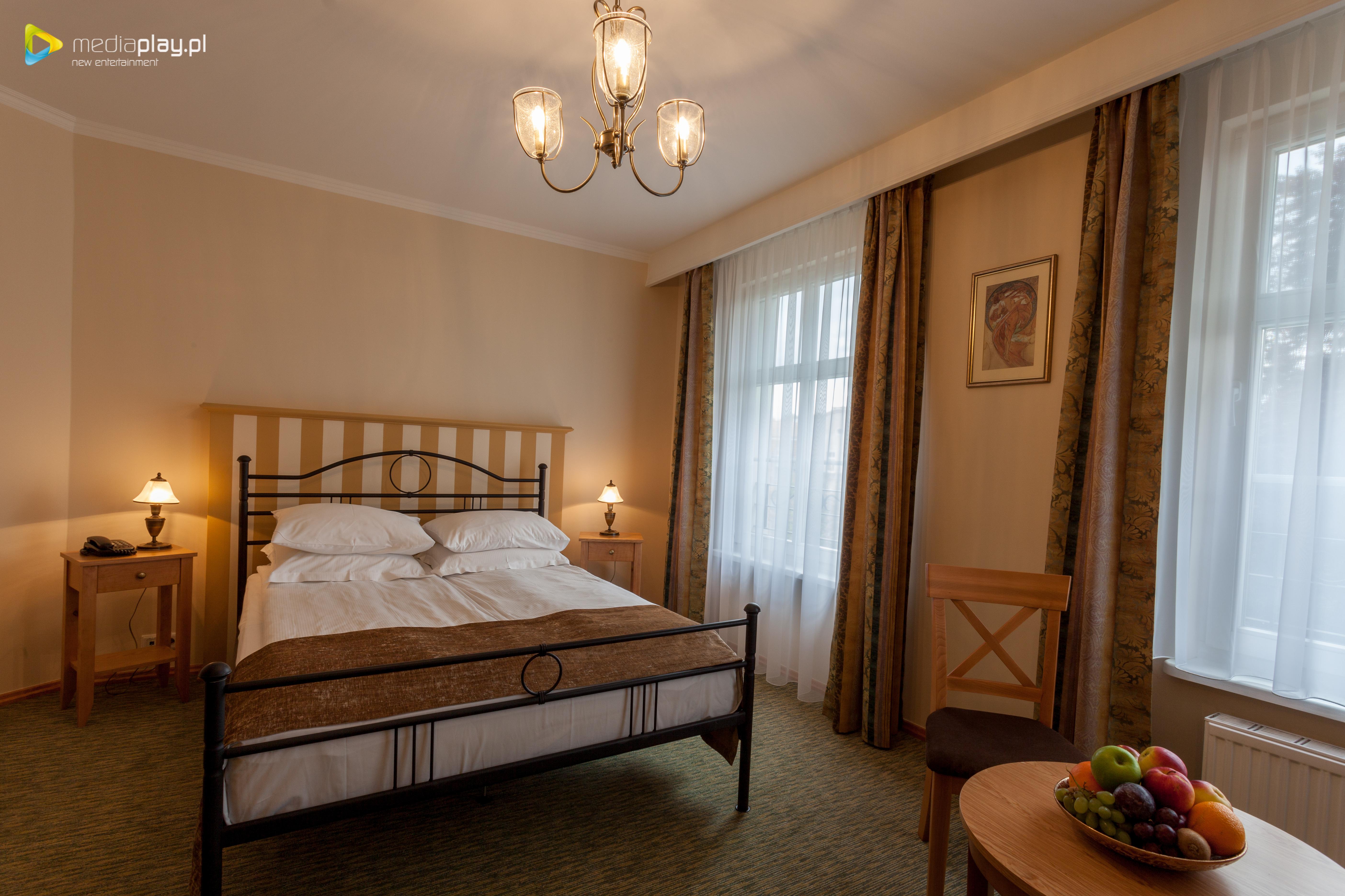 Sedan Hotel 3*